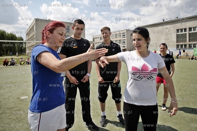 Gdansk Zaspa. Pilkarski turniej dzikich druzyn Do przerwy...