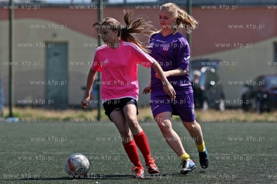 Gdansk Zaspa. Pilkarski turniej dzikich druzyn Do przerwy...