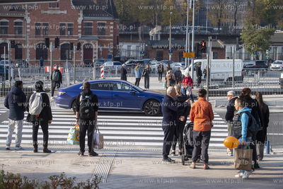 Wstępne otwarcie naziemnego przejścia dla pieszych...