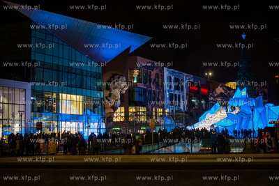 Forum Gdańsk. Boże Narodzenie w Gdańsku. Nz. Sześćdziesięciometrowa...
