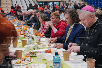 Sopot. Hala 100-lecia. Śniadanie wielkanocne dla potrzebujących...