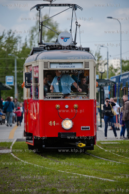 Gdansk. Petla tramwajowa w Jelitkowie. Majowka z tramwajem....