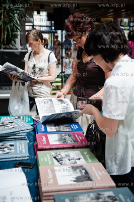 Gdansk. CH Manhattan. Promocja angielskiej wersji albumu...