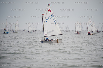 Zatoka Gdanska. Regaty Puchar Trenerow dla klasy Optimist...