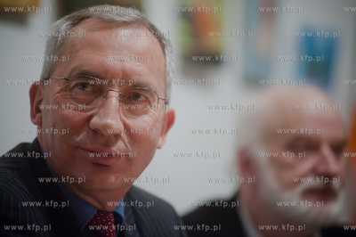 Gdansk. Galeria Mariacka. Debata pt. Swiete Ksiegi,...