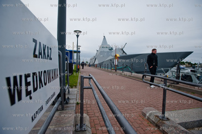 Gdansk. Nowy Port. Nabrzeze kpt. Zolkowskiego. Wizyta...