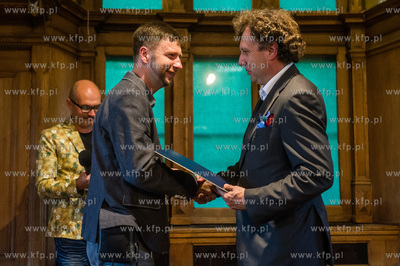 Ratusz Staromiejski w Gdansku. Uroczystosc wreczenia...