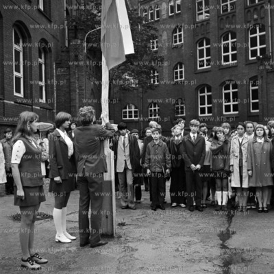 Rozpoczęcie roku szkolnego w I LO w Gdańsku. Wciągnięcie...