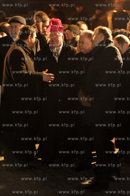 Pomnik Ofiar Grudnia 1970, Gdynia Stocznia. Obchody...