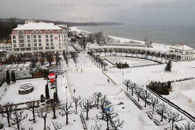Zimowy Sopot, widok z latarni morskiej. Nz. hotel Sheraton
19.01.2009
fot....