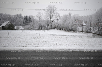 Zimowa aura na drodze krajowej nr 20, Koscierzyna -...