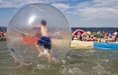 Gdansk Brzezno. Doskonala pogoda przyciaga tlumy na...