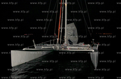 Molo w Sopocie. Prezydent Sopotu Jacek Karnowski wyplywa...