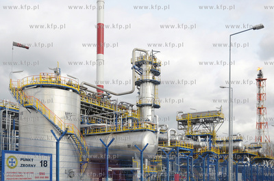 Gdansk. Elementy instalacji rafinerii Grupy Lotos S.A.
29.03.2011
fot....