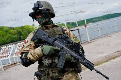 Gdynia. Torpedownia na terenie portu wojennego na Oksywiu....