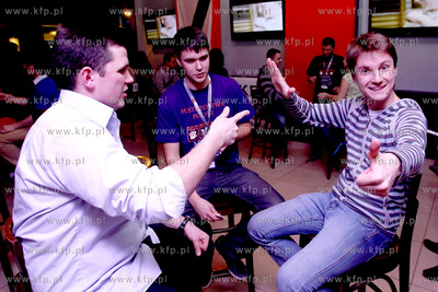 Mistrzostwa Polski w grze Kamien Nozyce Papier - rozgrywane...