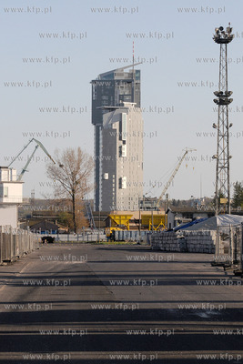 Apartamentowiec Sea Towers przy ul. Hryniewieckiego...