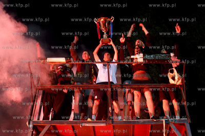 Szczecin. Szczecinscy kibice swietuja na stadionie...