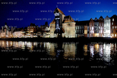 Gdanski Zuraw - najstarszy symbol Gdanska zostal oswietlony...