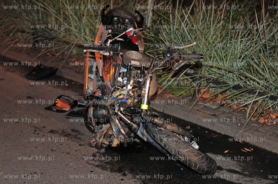 Sopot. Ul. Powstancow warszawy k. hotelu Grand. Samochod...