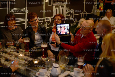 Kazdy kto mial kamere video - w tablecie, telefonie,...