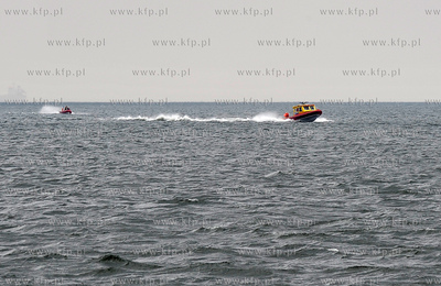 Sopot. Zatoka Gdanska. Okolo godziny 11 zatonela lodz...