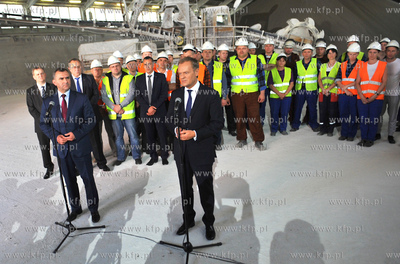 Premier Donald Tusk podczas wizyty w Szczecinie. Nz....