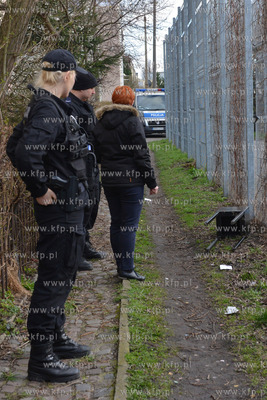 Gdynia. Kradziez skarbony z pieniedzmi z kosciola sw....