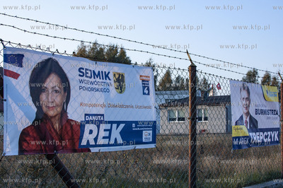 Chwaszczyno, gmina Żukowo na Kaszubach. Reklamy wyborcze...