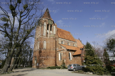Kosciol pw. Podwyzszenia Krzyza Swietego w Pruszczu...