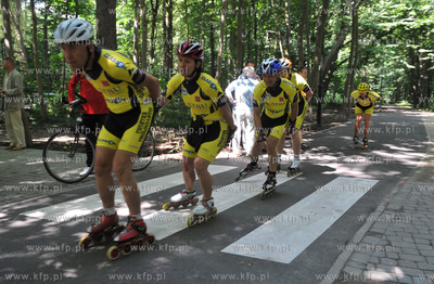 Uroczyste otwarcie Parku Polnocnego w Sopocie. Nz rolkarze...