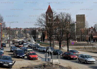 Ul. Kartuska w Gdansku. W glebi petla tramwajowa przy
kosciele...