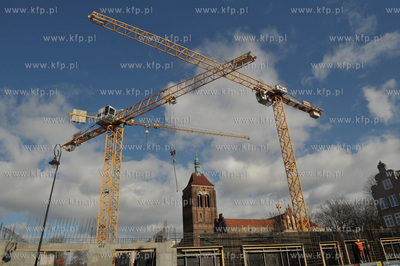 Budowa apartamentowca Kwartal Kamienic przez firme...