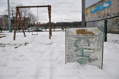 Gdansk. Plac zabaw dla dzieci na ul. Jana z Kolna.18.01.2013...