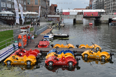 Gdańsk. Wypożyczalnia, przystań lodz, motorówek...