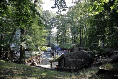 Swieto Plonow na sopockim Grodzisku. Na zdjeciach czesc...