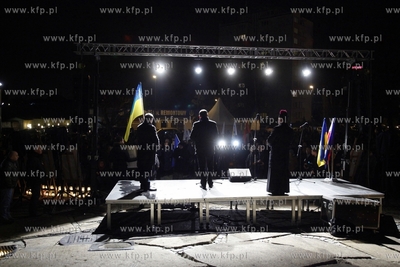 Manifestacja poparcia dla Ukrainy na Placu Solidarnosci...