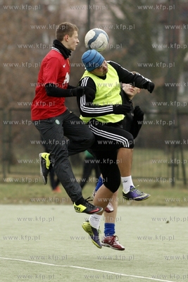 Gdansk Zaspa. Pilkarski turniej dzikich druzyn Do przerwy...