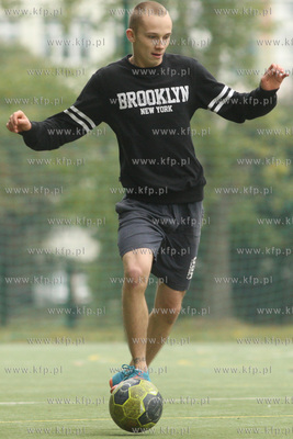 Gdansk Zaspa. Pilkarski turniej dzikich druzyn Do przerwy...