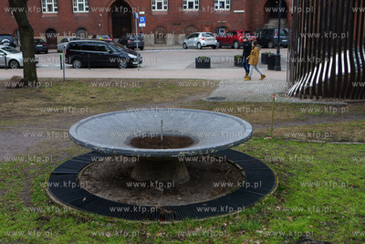 Gdańsk. Fontanna na skwerze przy ul. Bogusławskiego...