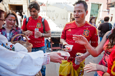 Gdansk. Kampania promujaca truskawke kaszubska. Akcja...