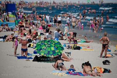 Gdynia. Upalny, sloneczny, wakacyjny dzien na plazy...