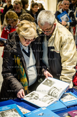 Gdynia. Centrum Handlowe Riviera. Premiera i promocja...