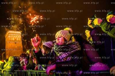 Gdańsk. Zabawa sylwestrowa na Targu Węglowym. Koncert...