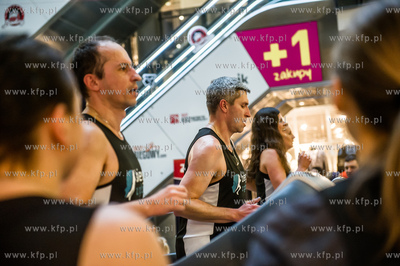 Gdańsk. Centrum Handlowe Manhattan. Charytatywna Bitwa...