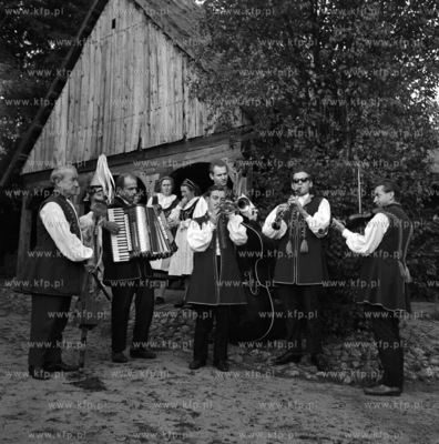 Kapela kaszubska w skansenie we Wdzydzach Kiszewskich....