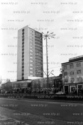 Gdansk - Wrzeszcz al. Grunwaldzka. W glebi wiezowiec...