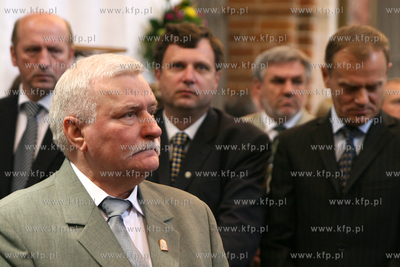 Msza z okazji 50 rocznicy swiecen kaplanskich arcybiskupa...