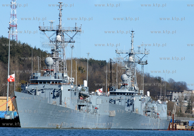 Port w Gdyni. Okrety wojenne Gen. Kazimierz Pulaski...