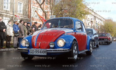 Dzien Niepodleglosci w Gdansku - barwna parada ulicami...